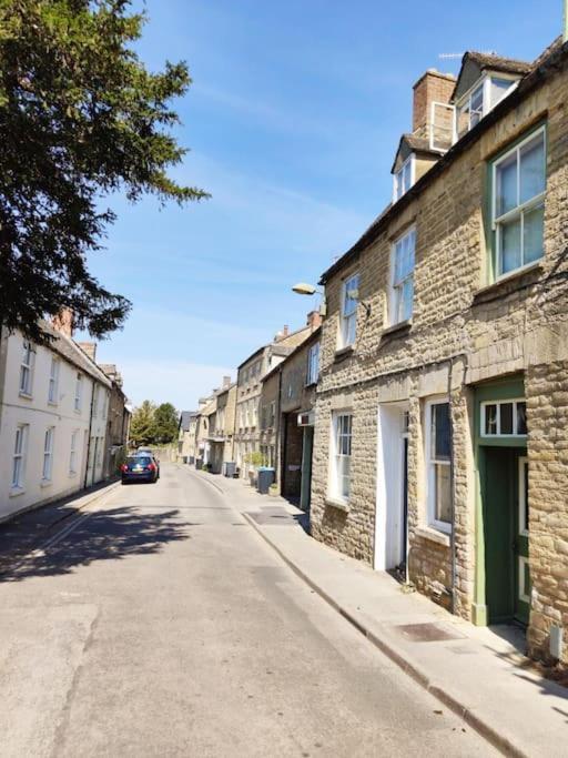 Amarelo Apartment, Central Charlbury, 1 Super King Bed Exterior photo